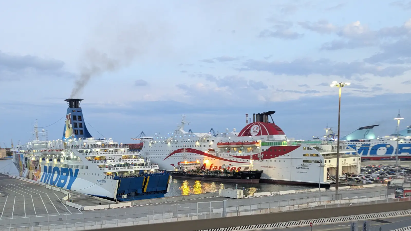 Le ferry Carthage de CTN Ferries dans le port de Gênes.