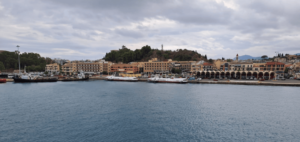 Corfou Ferries à grande vitesse Corfou-Saranda dans le port de Corfou