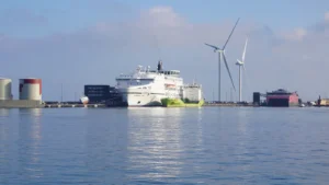 Hirtshals Les ferries Norröna de Smyril Line et le Fjord FSTR de Fjord Line dans le port de Hirtshals.