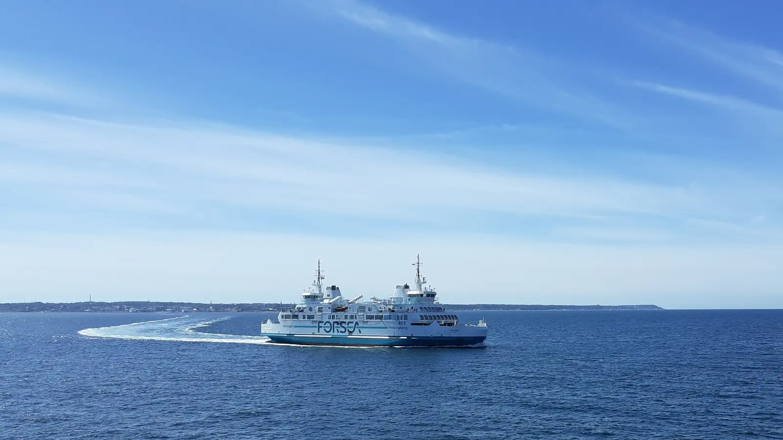 Le Ferry Hamlet venant de Helsingör avant l'entrée dans le port de Helsingborg.