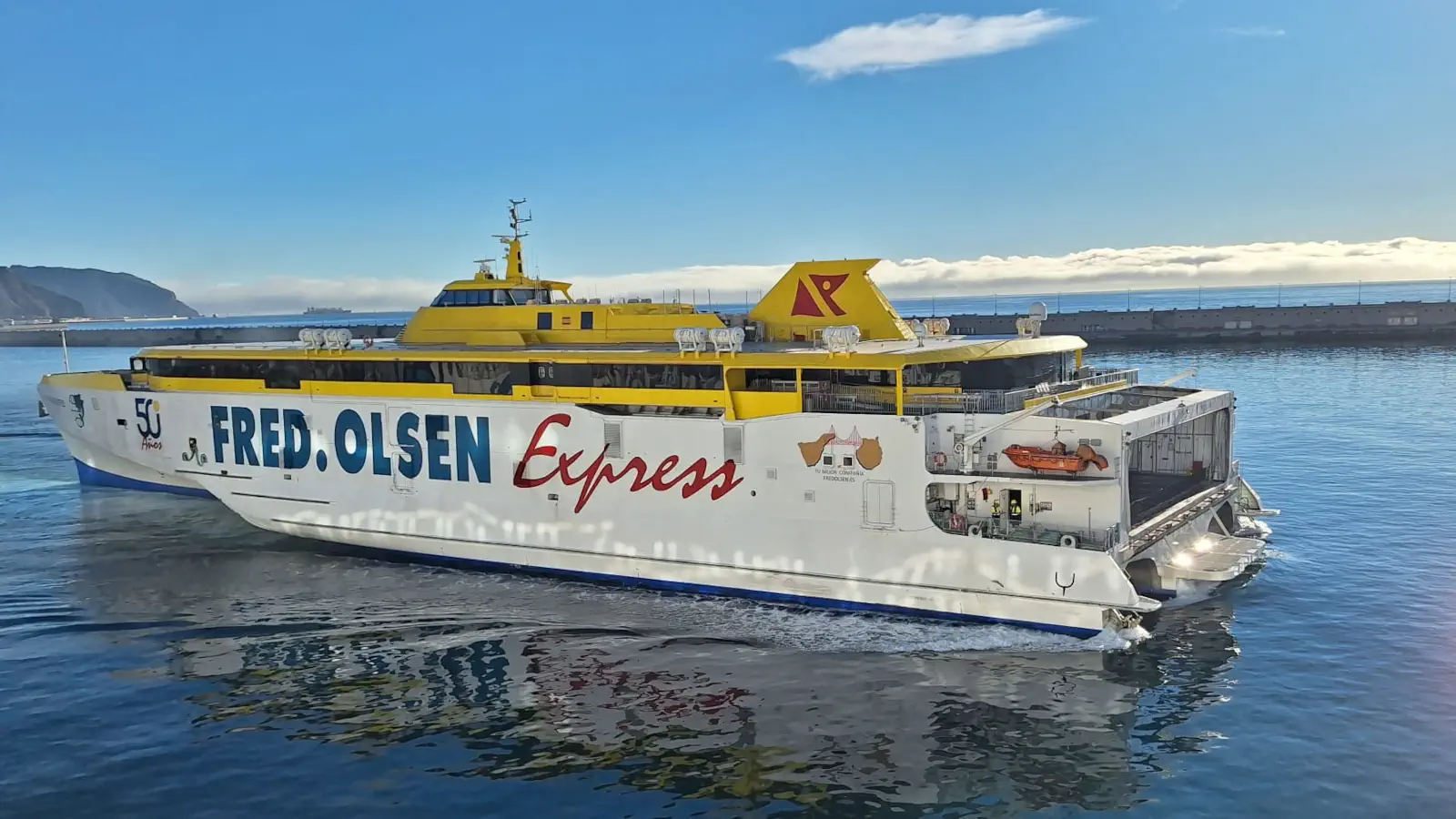 Fred. Olsen Express Ferry Bajamar Express dans le port de Santa Cruz de Tenerife.
