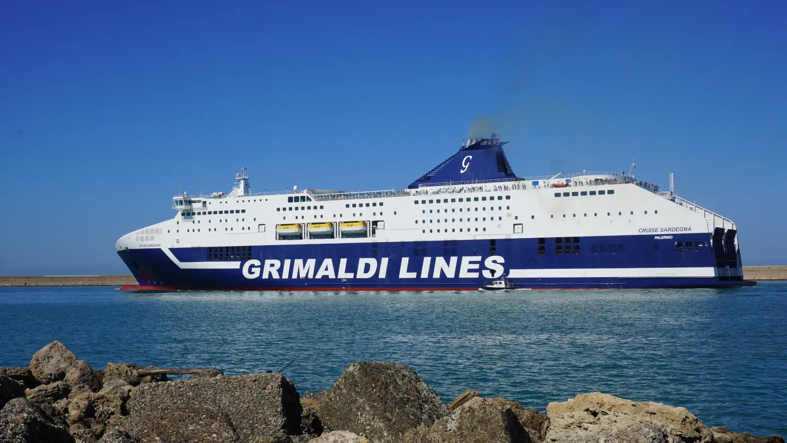 Ferry Grimaldi Lines en route pour la Sardaigne depuis l'Italie continentale.