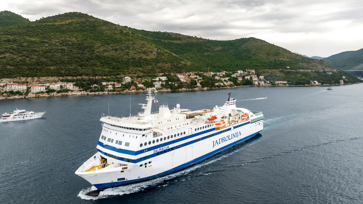 Le Ferry Dalmacija de la compagnie de navigation croate Jadrolinija.