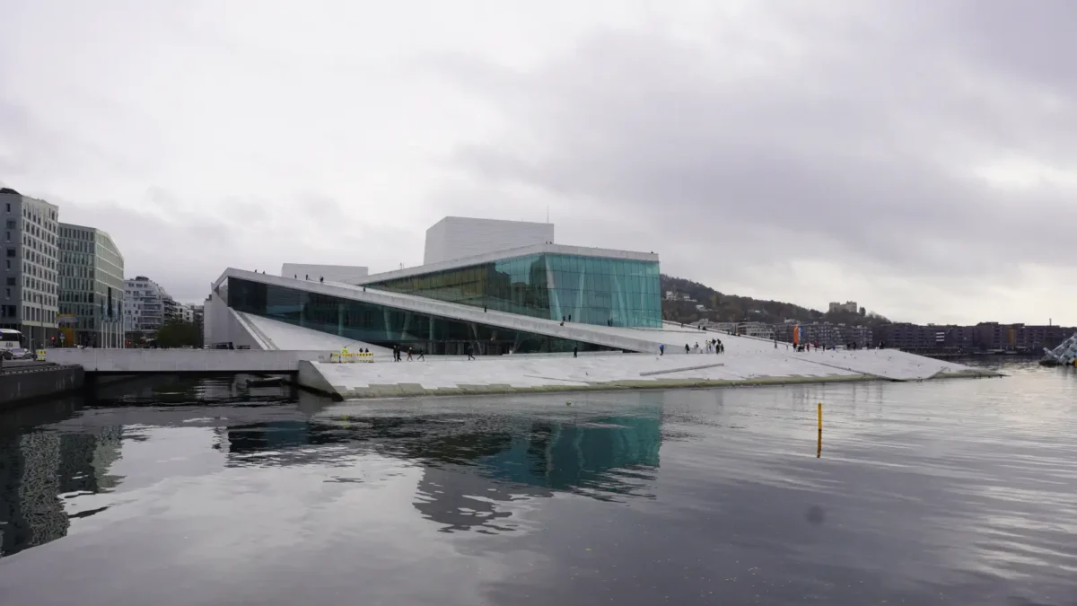 Vue sur l'opéra d'Oslo.