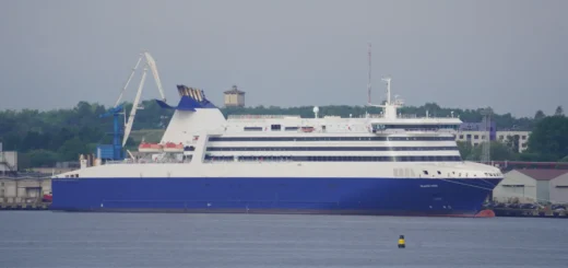 Le ferry Superspeed IX (anciennement Atlantic Vision) est également amarré dans le port de Tallinn.