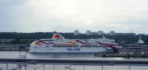 Le Tallink Ferry Baltic Queen dans le port de Tallinn.