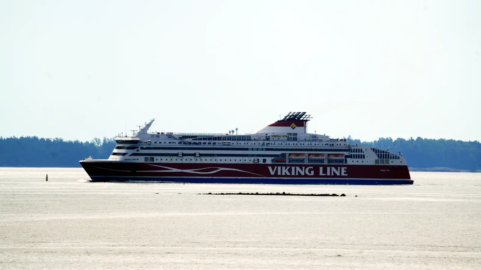 Le Ferry Viking XPRS de Viking Line assure un service régulier entre Helsinki et Tallinn.
