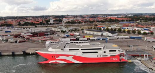 FRS Baltic Ferry Skane Jet dans le port d'Ystad dans le sud de la Suède.